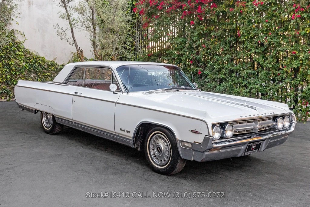 1964 Oldsmobile 98 - Image 3 of 12
