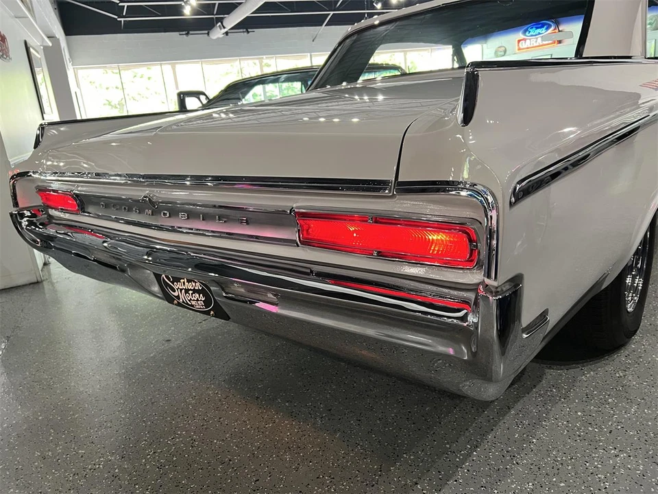 1964 Oldsmobile 88 - Image 24 of 28