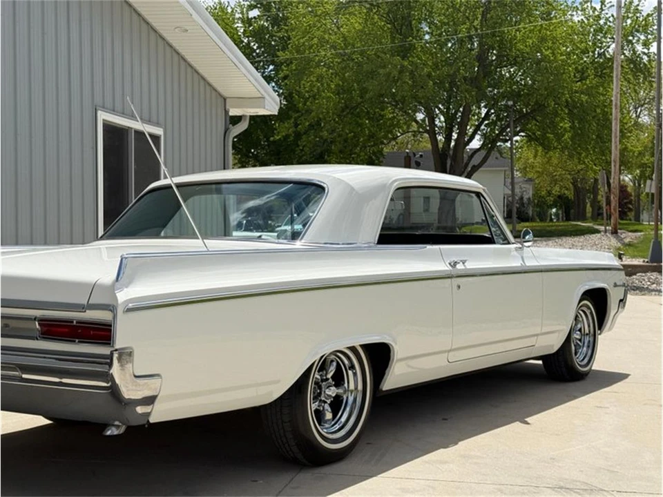 1964 Oldsmobile 88 - Image 9 of 31