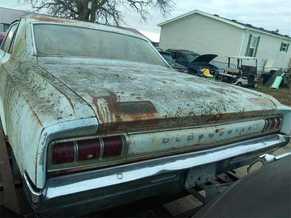1964 Oldsmobile Cutlass 2nd Gen - Image 5 of 6
