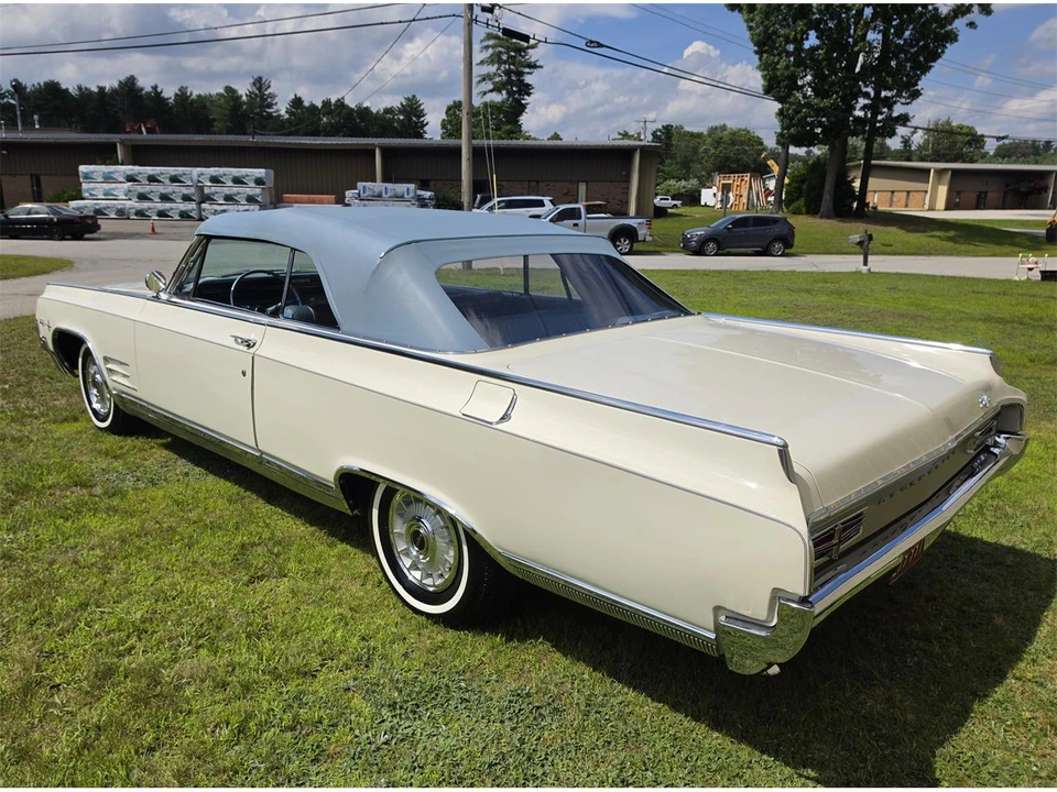 1964 Oldsmobile Starfire - Image 2 of 31