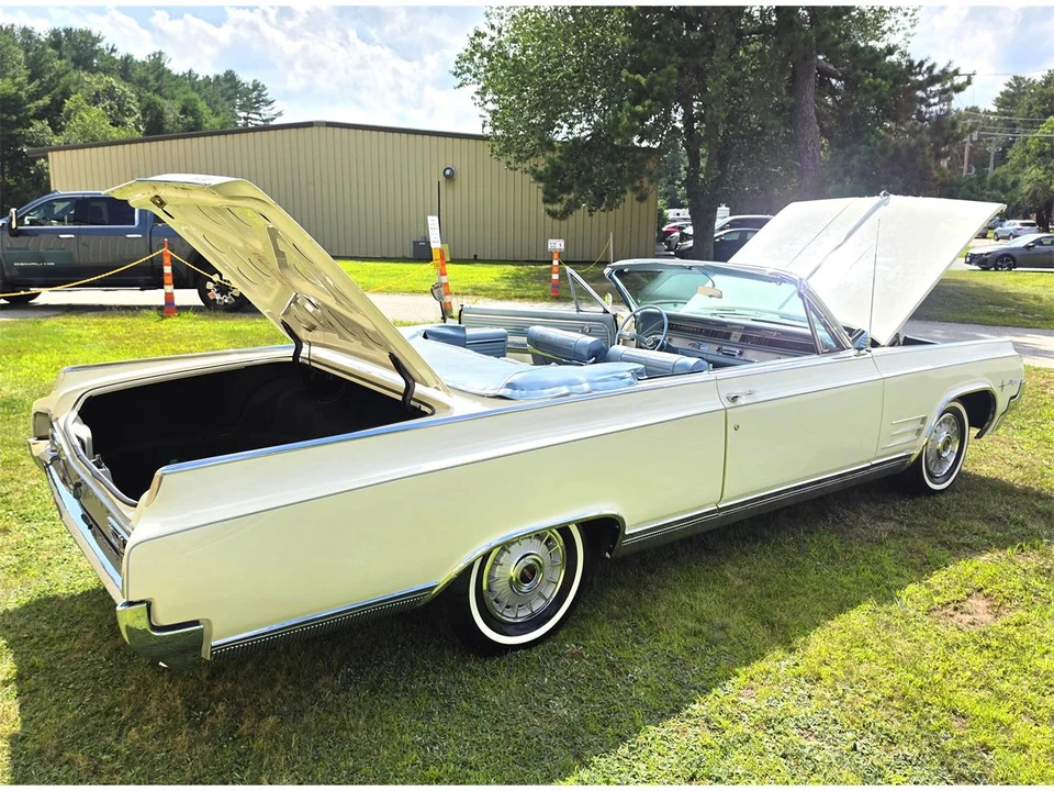 1964 Oldsmobile Starfire - Image 3 of 31