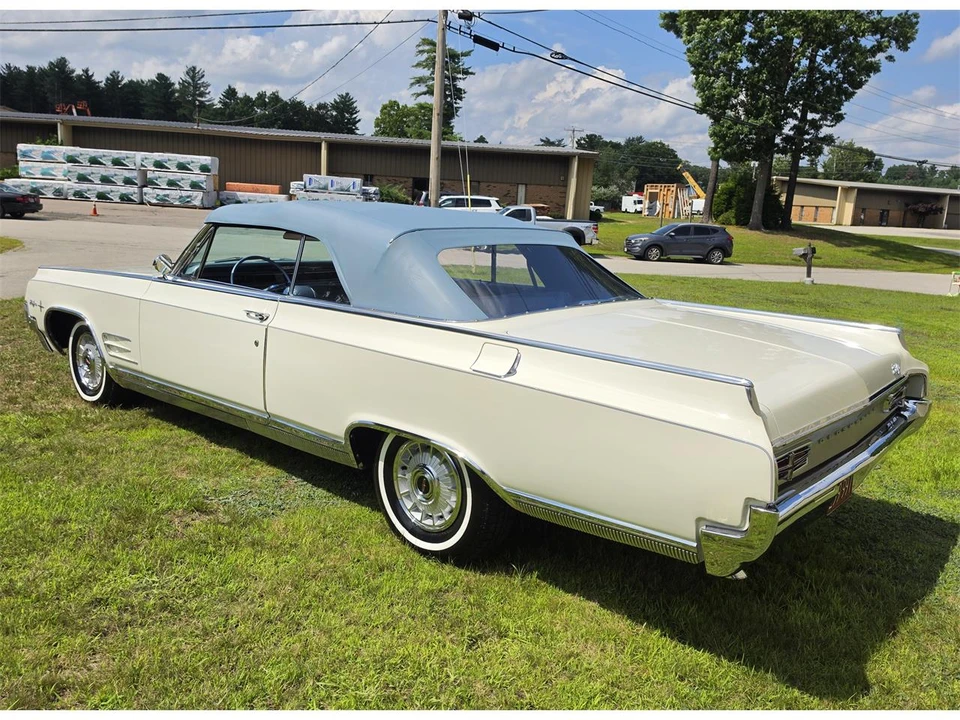 1964 Oldsmobile Starfire - Image 4 of 31