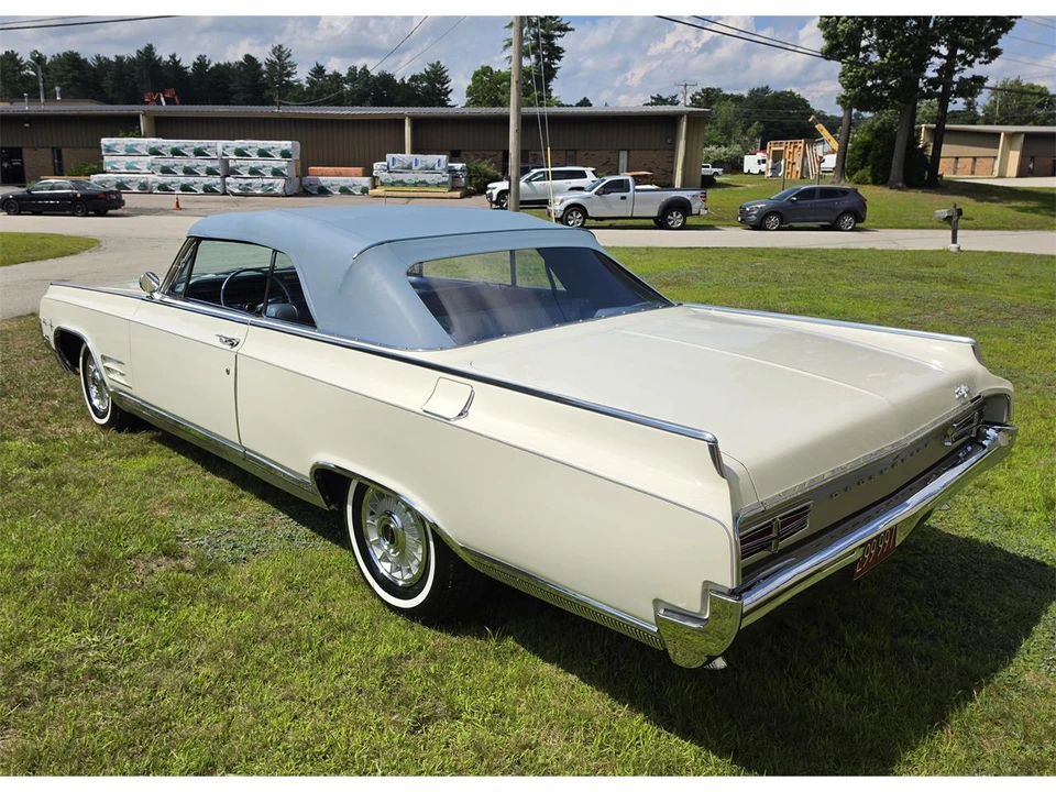 1964 Oldsmobile Starfire - Image 5 of 31