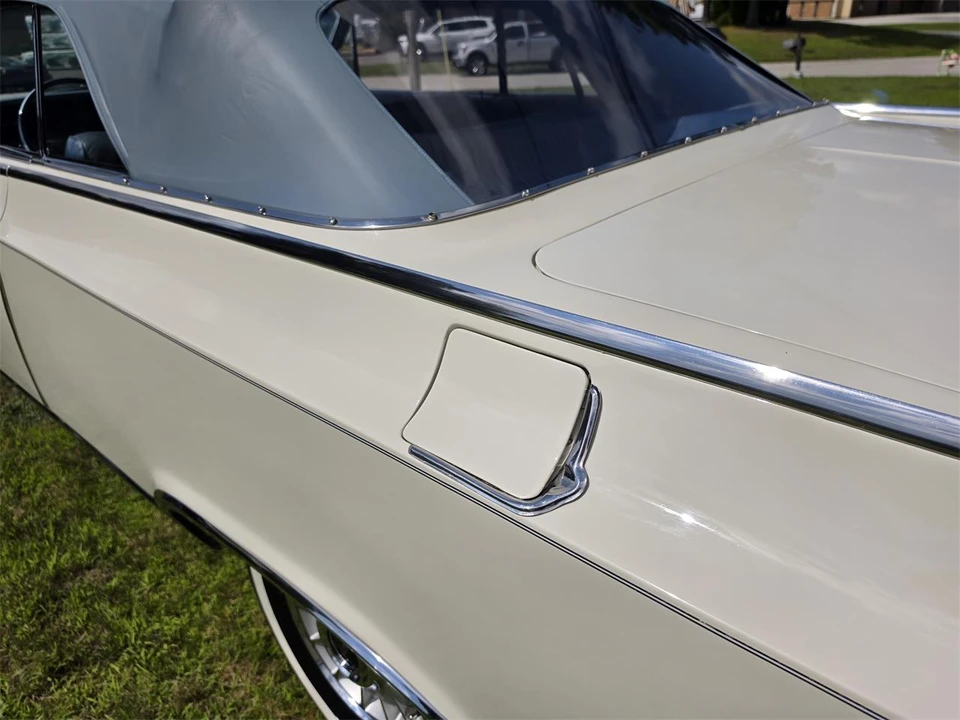 1964 Oldsmobile Starfire - Image 12 of 31