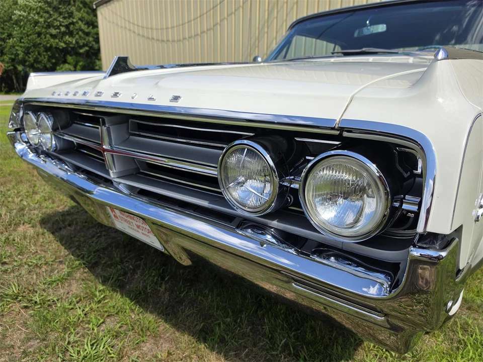 1964 Oldsmobile Starfire - Image 15 of 31