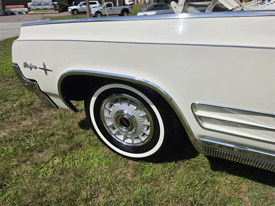 1964 Oldsmobile Starfire - Image 19 of 31