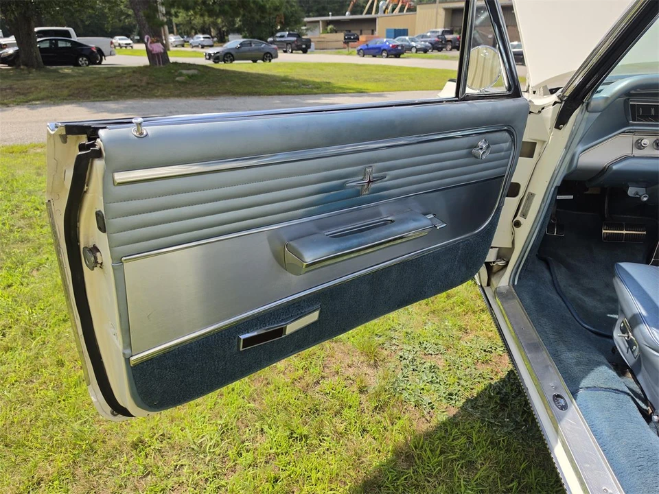 1964 Oldsmobile Starfire - Image 22 of 31