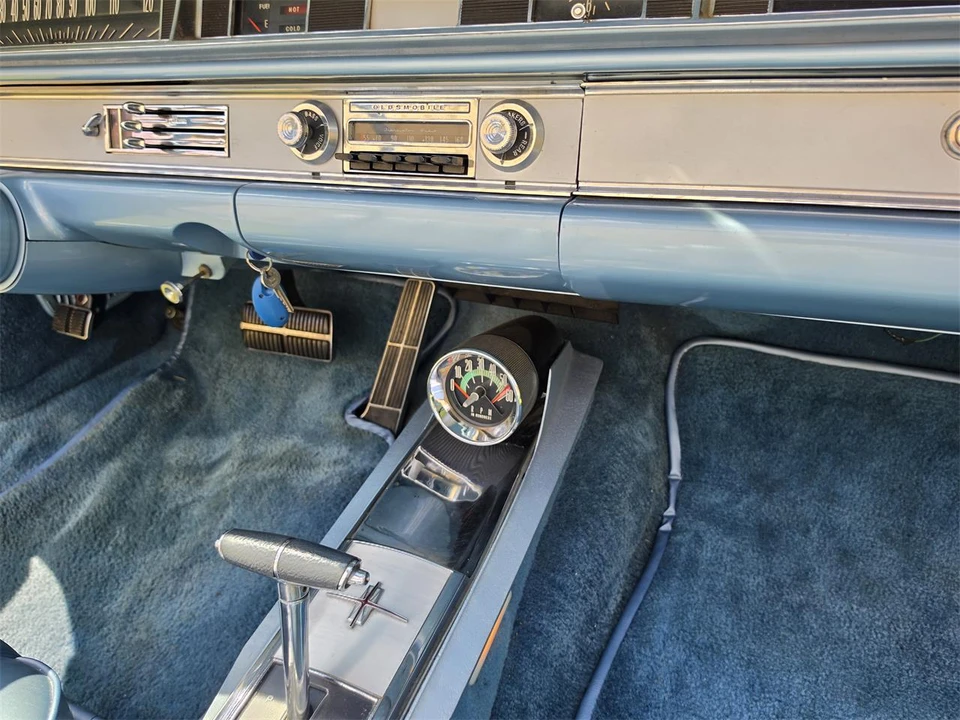 1964 Oldsmobile Starfire - Image 28 of 31