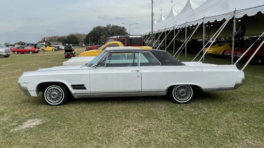 1964 Oldsmobile Starfire - Image 2 of 5