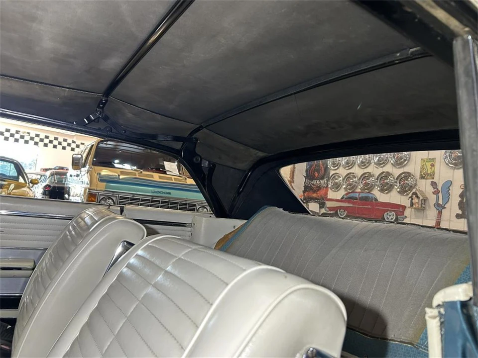 1964 Oldsmobile Starfire - Image 27 of 31