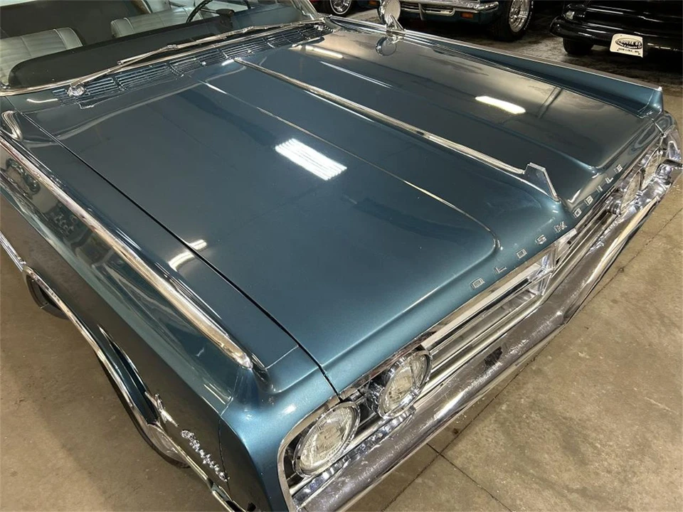 1964 Oldsmobile Starfire - Image 13 of 31