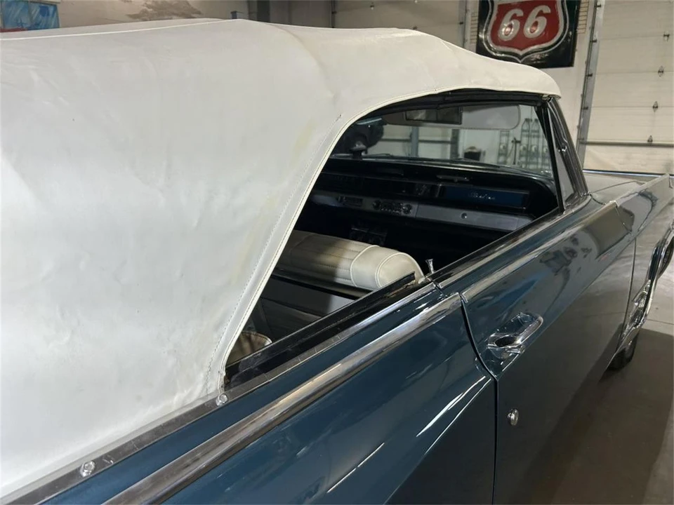1964 Oldsmobile Starfire - Image 18 of 31