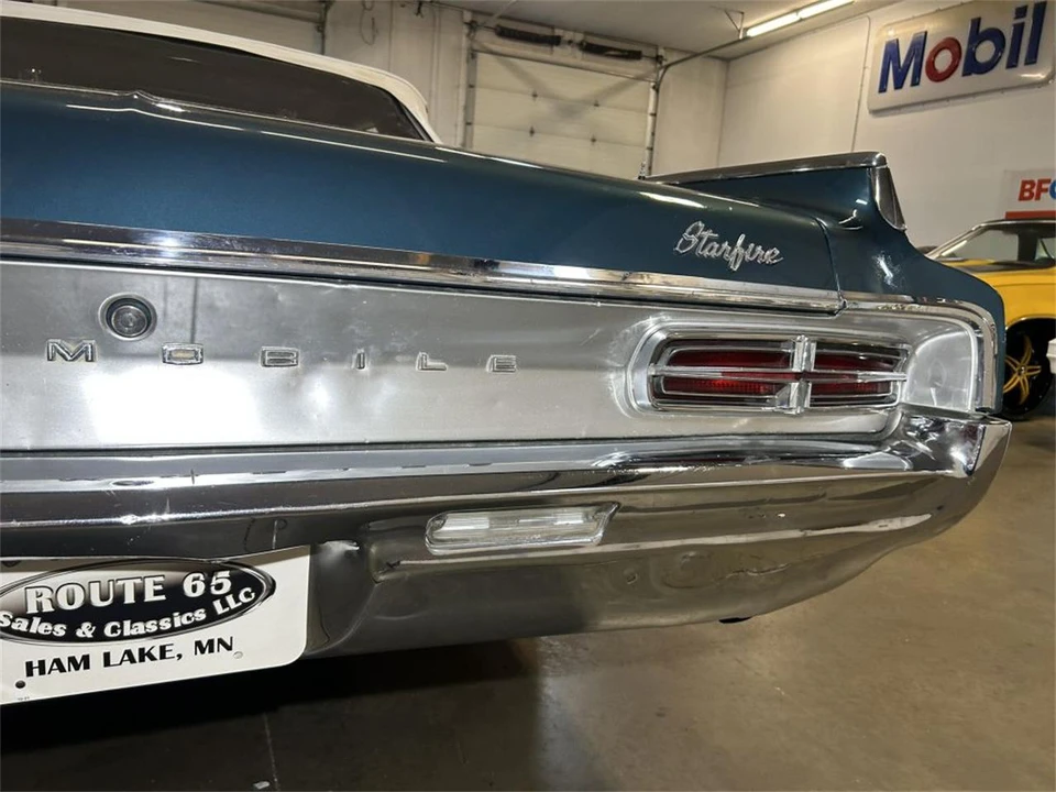 1964 Oldsmobile Starfire - Image 24 of 31