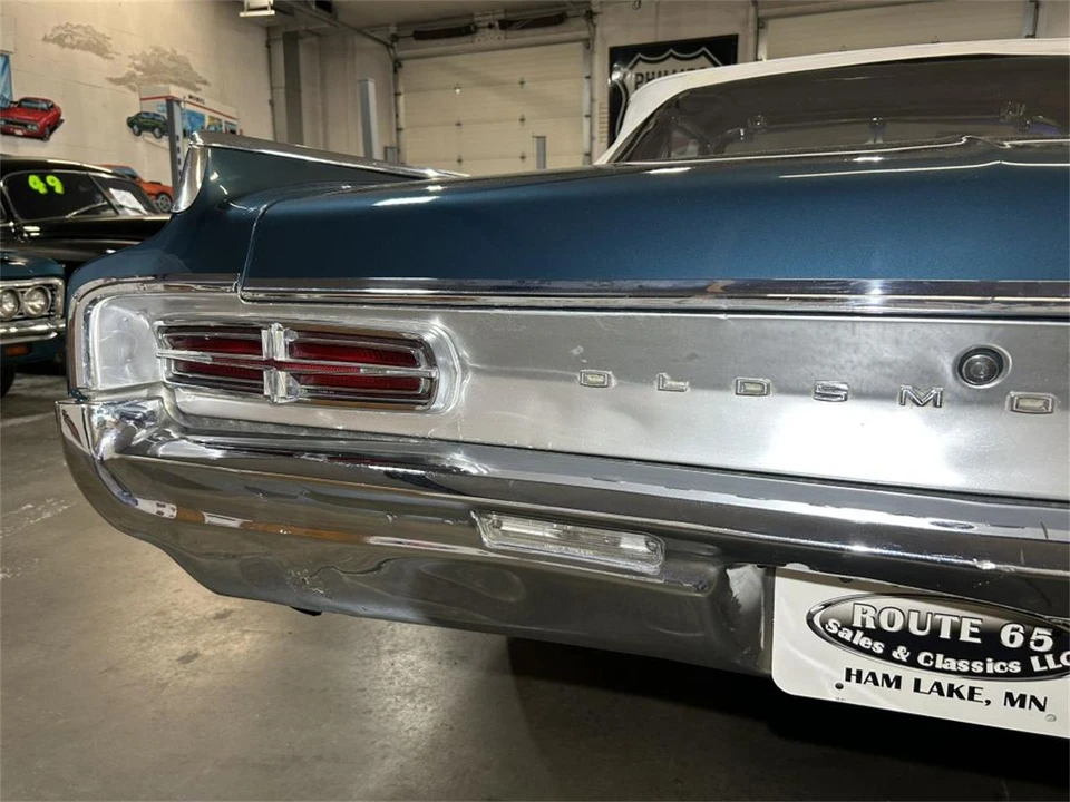 1964 Oldsmobile Starfire - Image 25 of 31