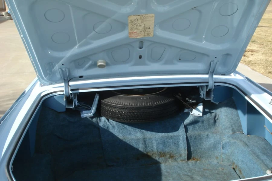 1964 Oldsmobile Starfire - Image 6 of 8