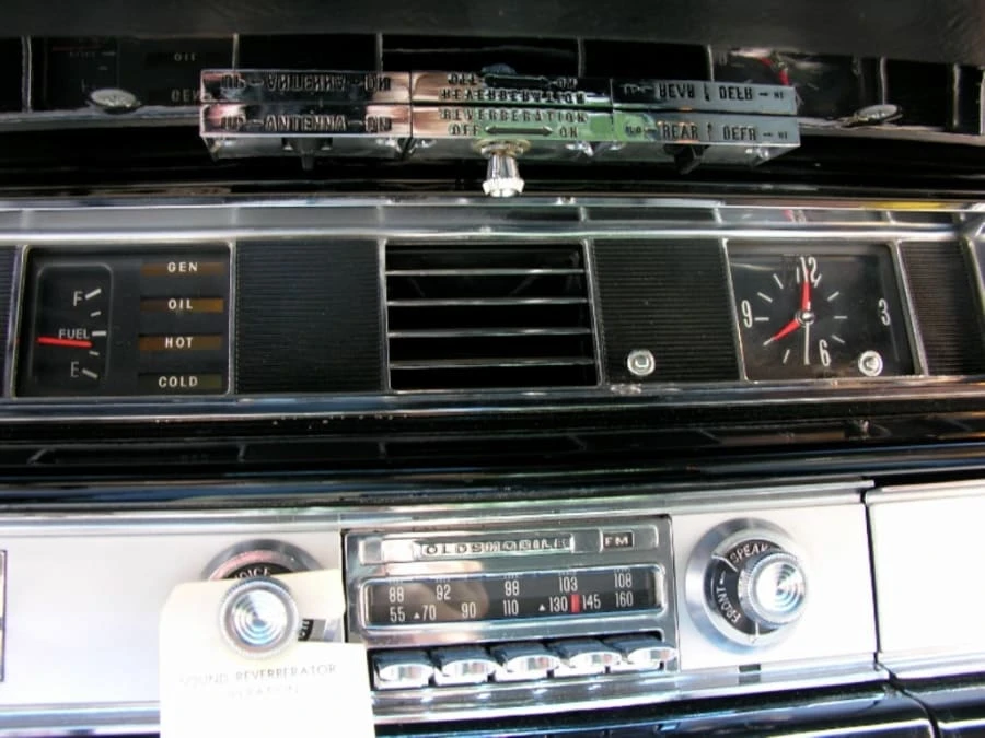 1964 Oldsmobile Starfire - Image 4 of 11