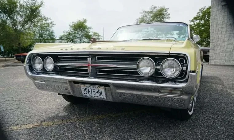 1964 Oldsmobile Starfire - Image 7 of 21