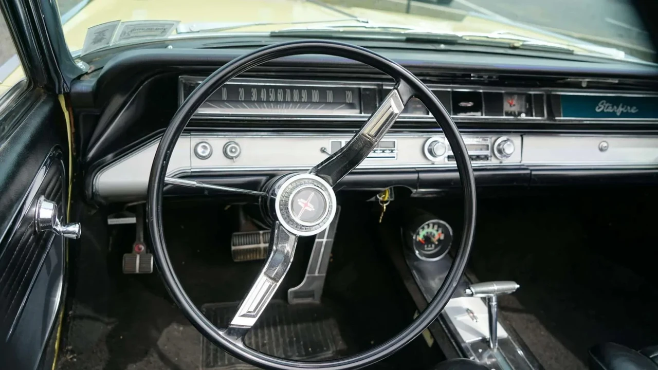 1964 Oldsmobile Starfire - Image 17 of 21