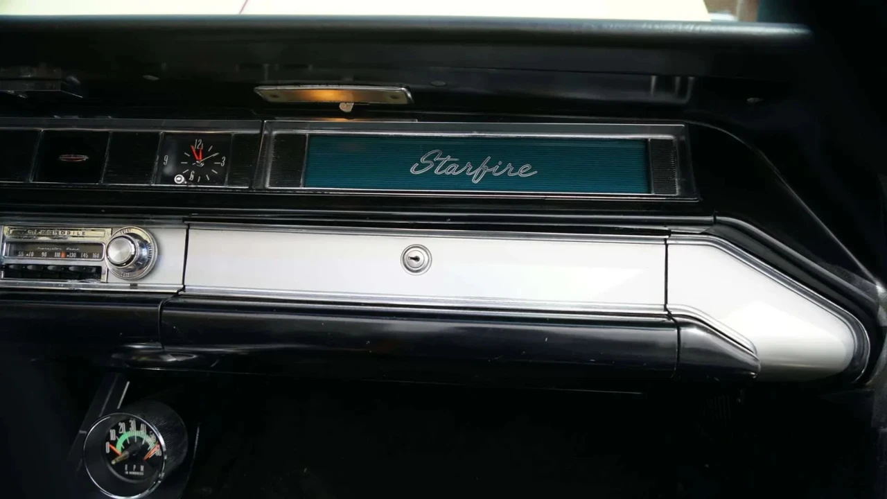 1964 Oldsmobile Starfire - Image 18 of 21