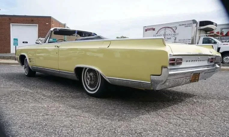 1964 Oldsmobile Starfire - Image 6 of 21
