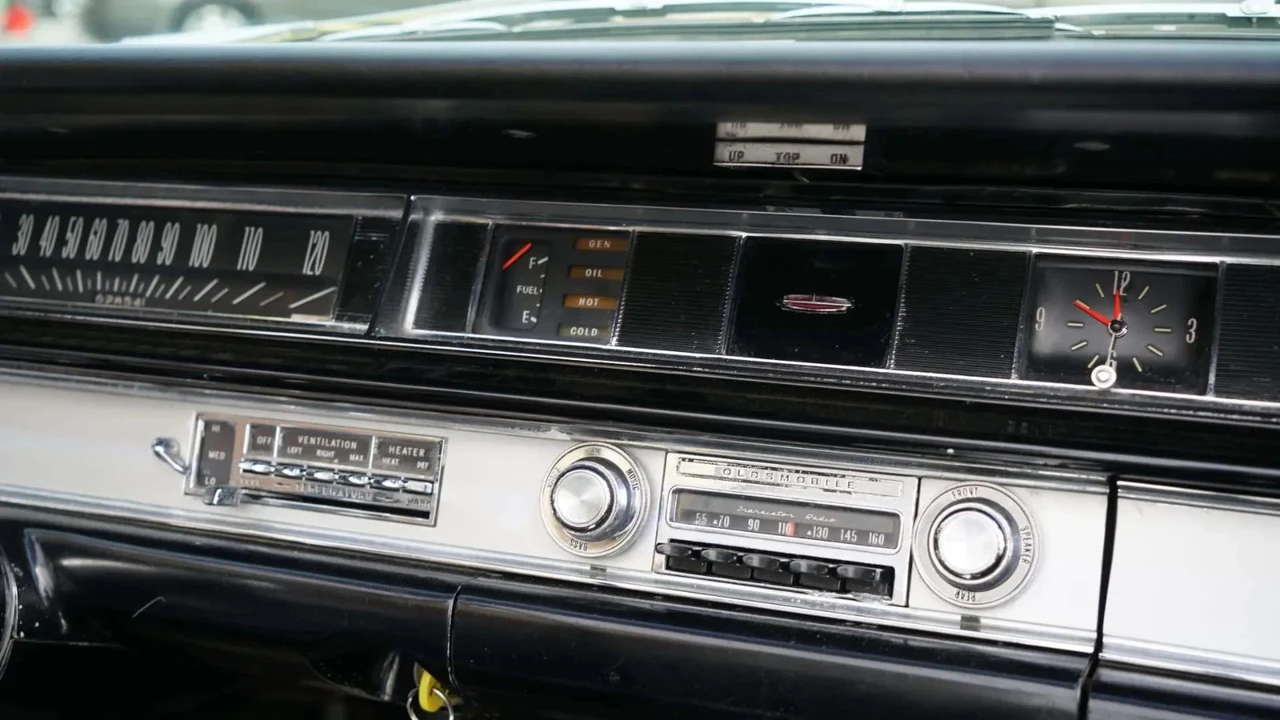 1964 Oldsmobile Starfire - Image 15 of 21