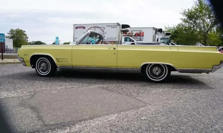 1964 Oldsmobile Starfire - Image 8 of 21