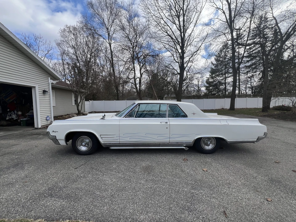 1964 Oldsmobile Starfire - Image 8 of 31