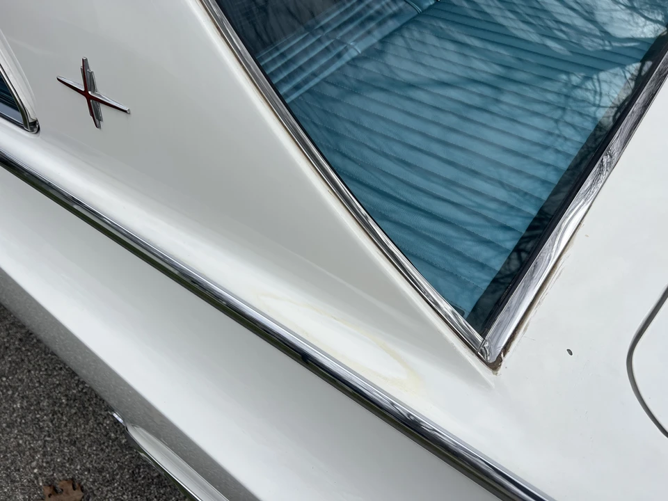 1964 Oldsmobile Starfire - Image 28 of 31
