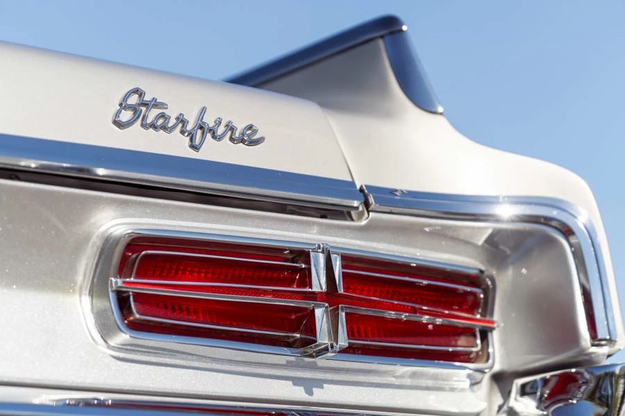 1964 Oldsmobile Starfire - Image 10 of 31