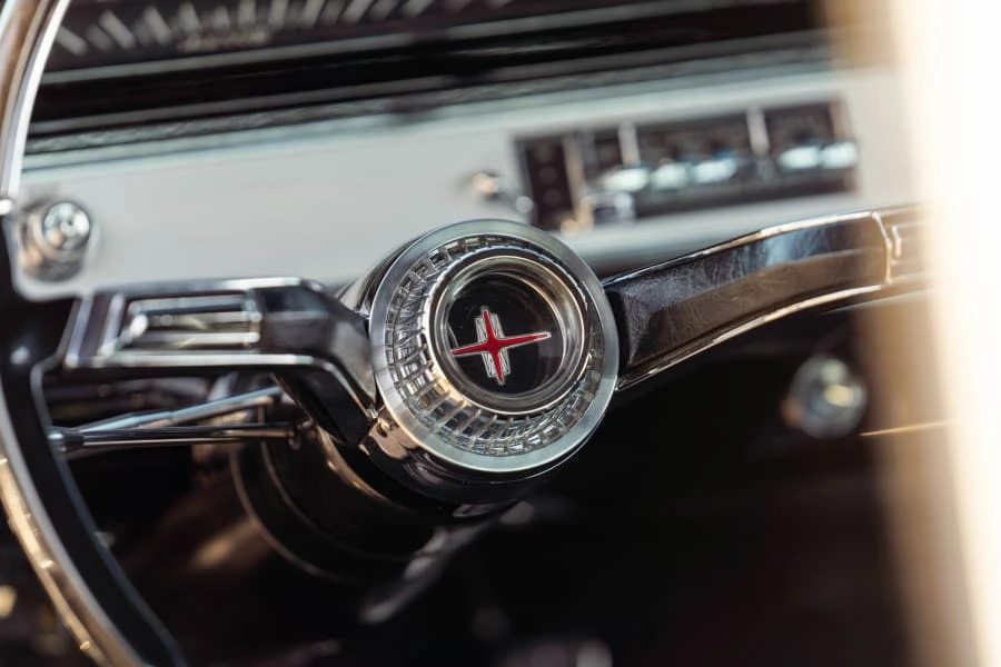 1964 Oldsmobile Starfire - Image 24 of 31
