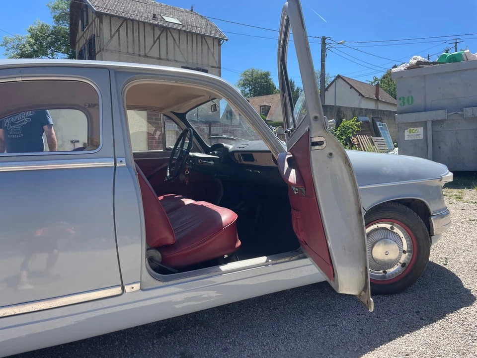 1964 Panhard - Image 9 of 31