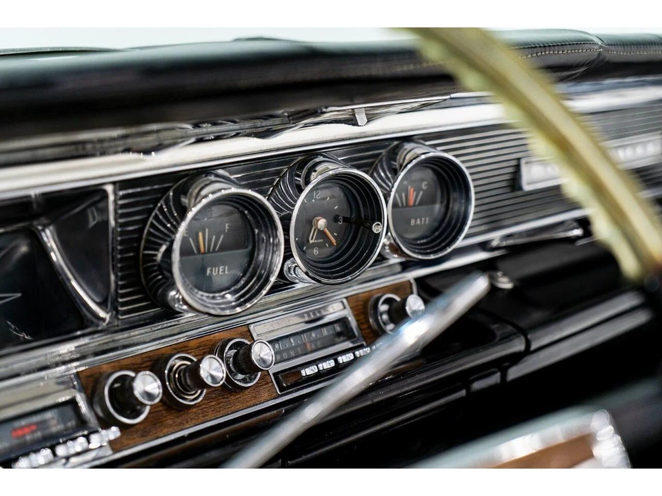 1964 Pontiac Bonneville 2nd Gen - Image 13 of 31