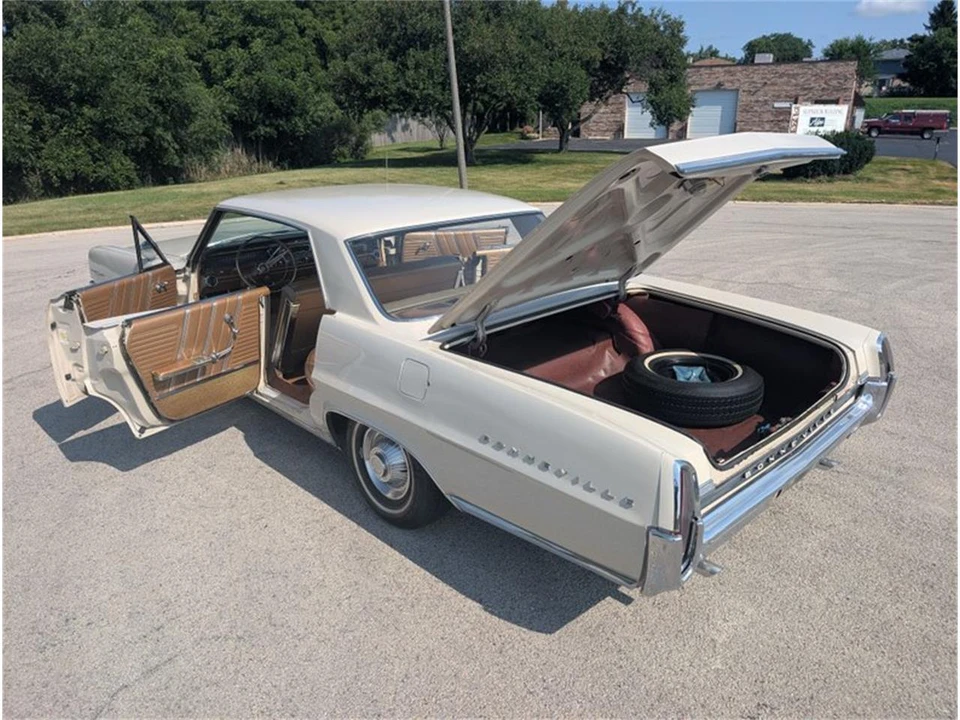 1964 Pontiac Bonneville 2nd Gen - Image 4 of 31