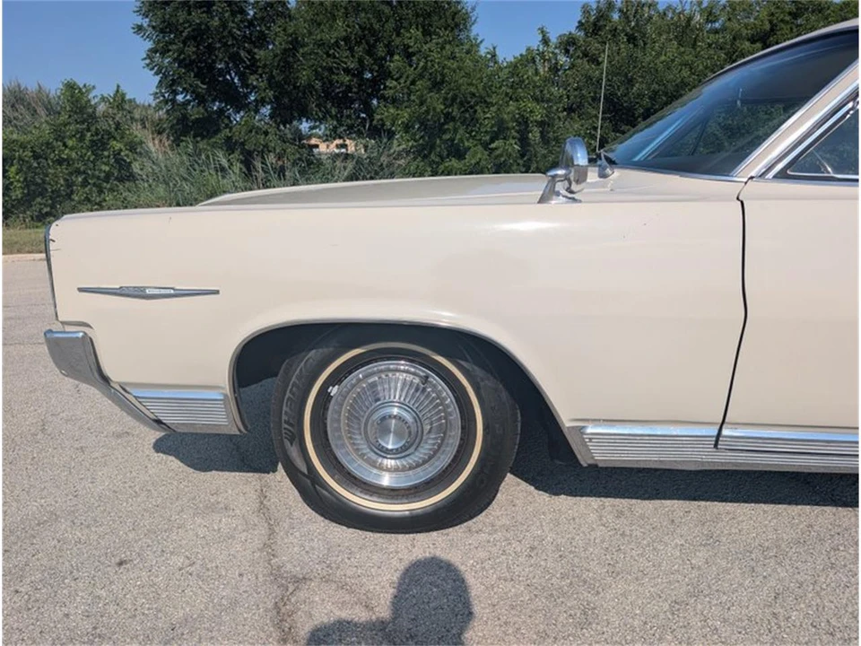 1964 Pontiac Bonneville 2nd Gen - Image 25 of 31