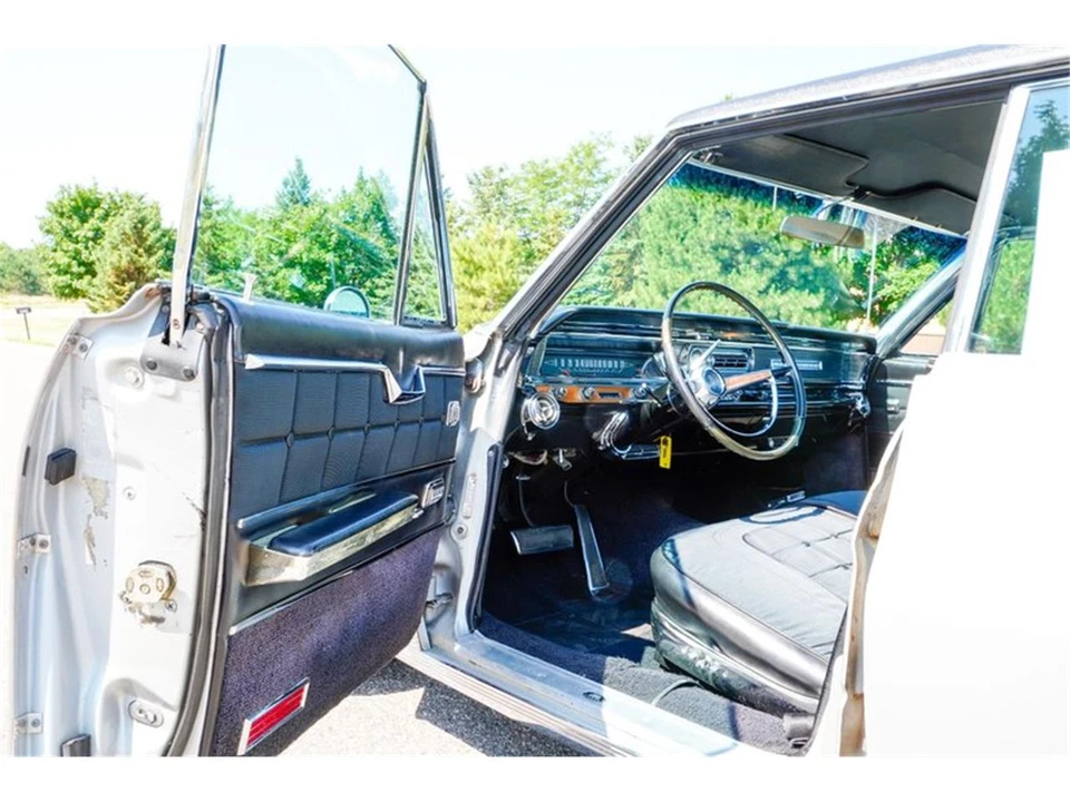 1964 Pontiac Bonneville 2nd Gen - Image 11 of 31