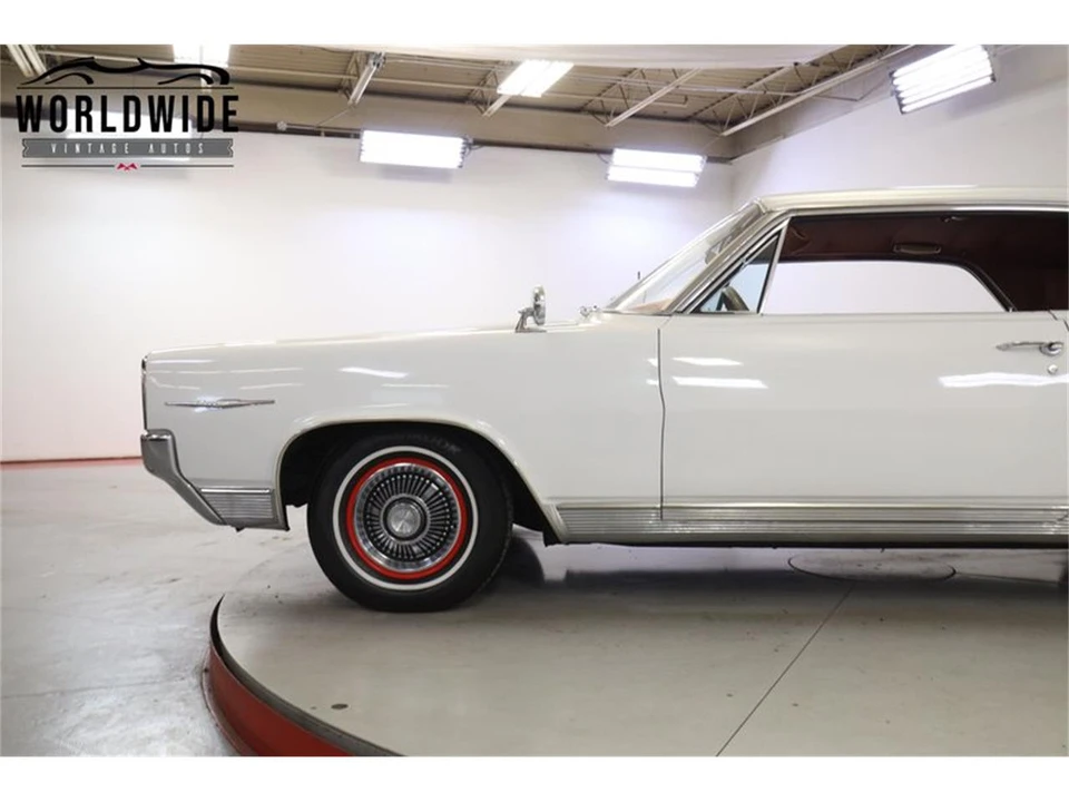 1964 Pontiac Bonneville 2nd Gen - Image 7 of 31