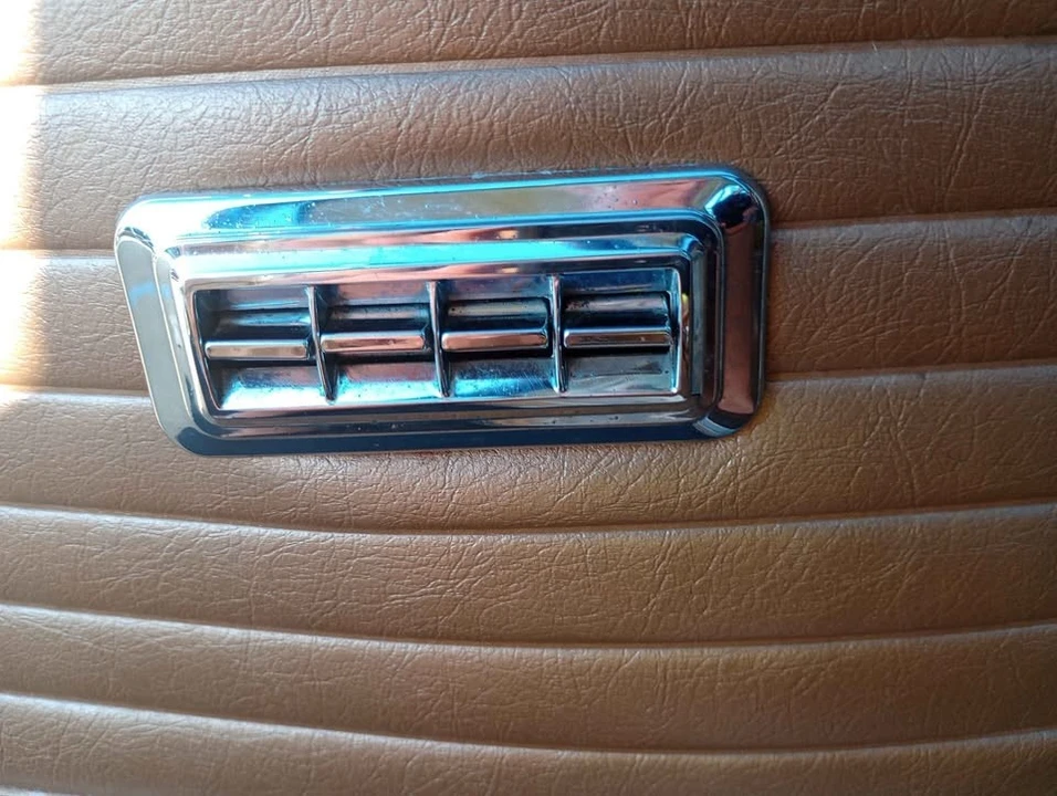 1964 Pontiac Bonneville 2nd Gen - Image 10 of 19