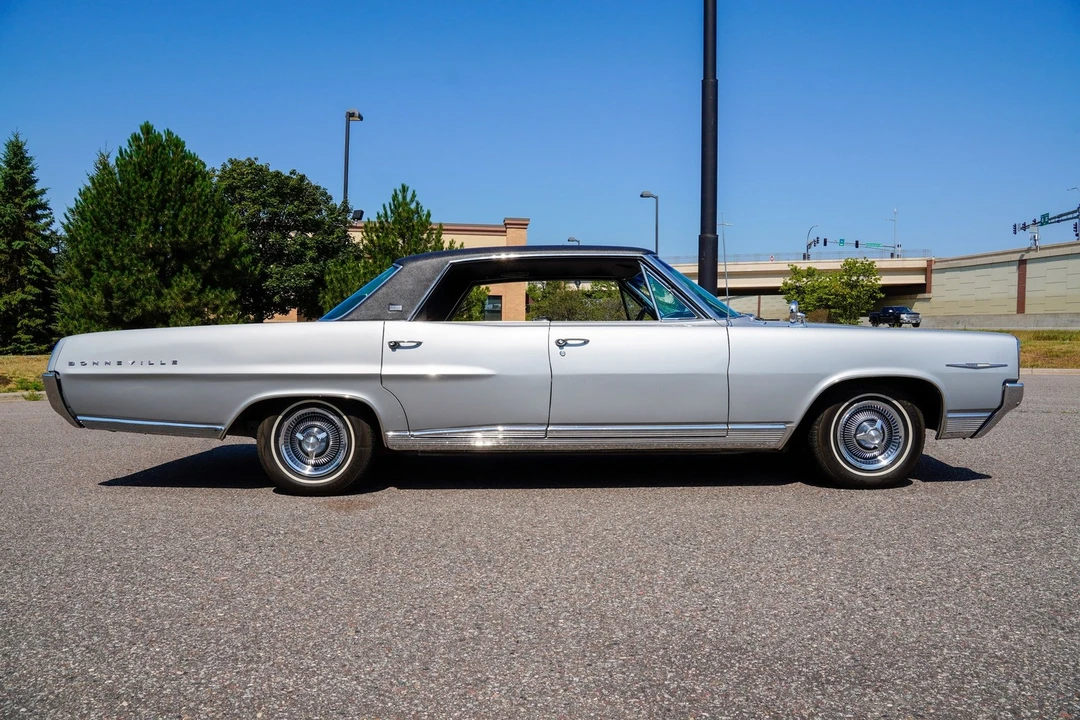 1964 Pontiac Bonneville 2nd Gen - Image 2 of 31