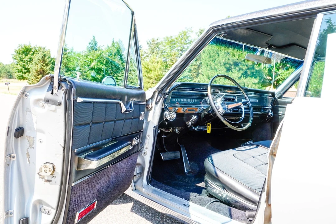1964 Pontiac Bonneville 2nd Gen - Image 11 of 31