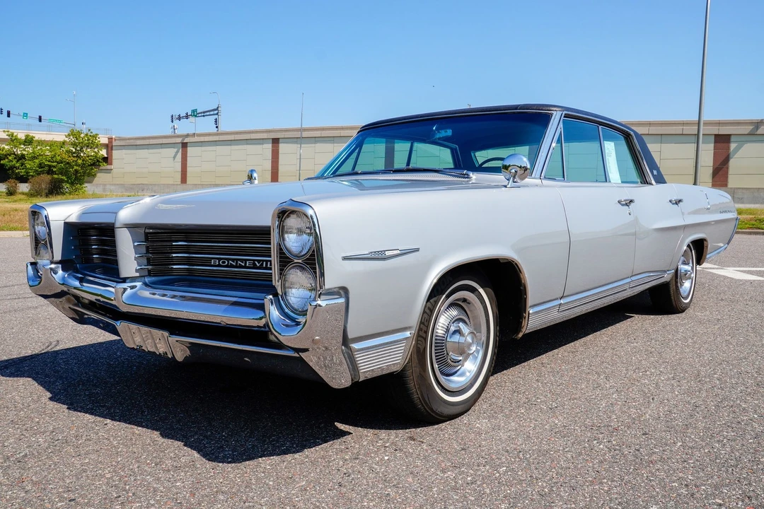 1964 Pontiac Bonneville 2nd Gen - Image 9 of 31