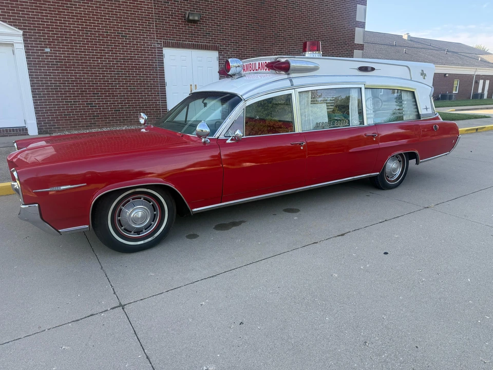 1964 Pontiac Bonneville 2nd Gen - Image 9 of 31