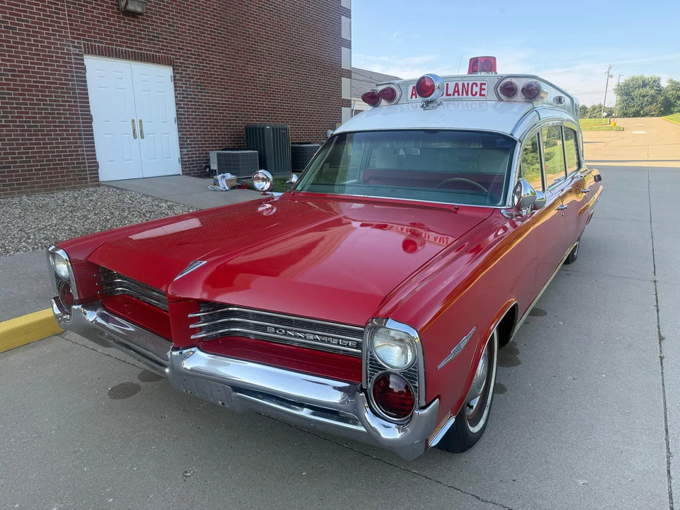 1964 Pontiac Bonneville 2nd Gen - Image 6 of 31