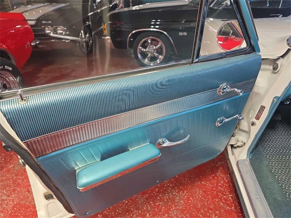 1964 Pontiac Catalina 3rd Gen - Image 28 of 31