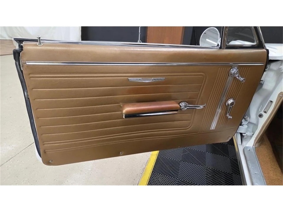 1964 Pontiac Catalina 3rd Gen - Image 20 of 31