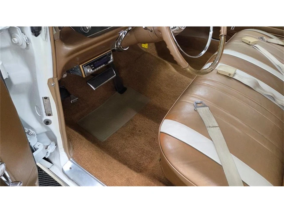 1964 Pontiac Catalina 3rd Gen - Image 24 of 31