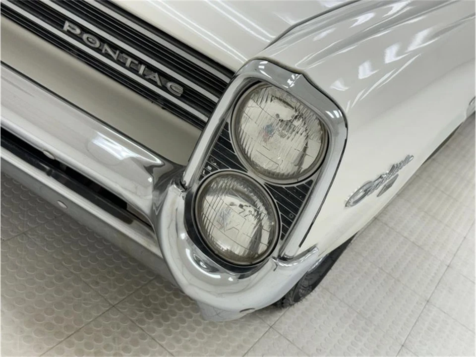 1964 Pontiac Catalina 3rd Gen - Image 10 of 31