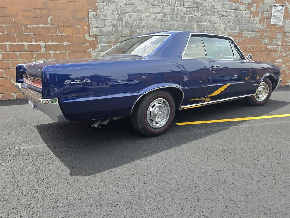 1964 Pontiac GTO 1st Gen - Image 22 of 31