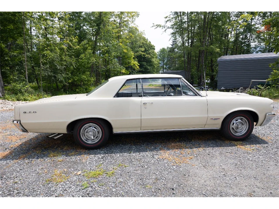 1964 Pontiac GTO 1st Gen - Image 17 of 31