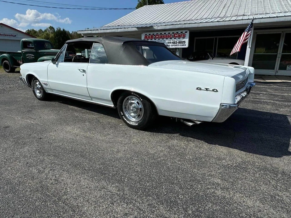 1964 Pontiac GTO 1st Gen - Image 17 of 31